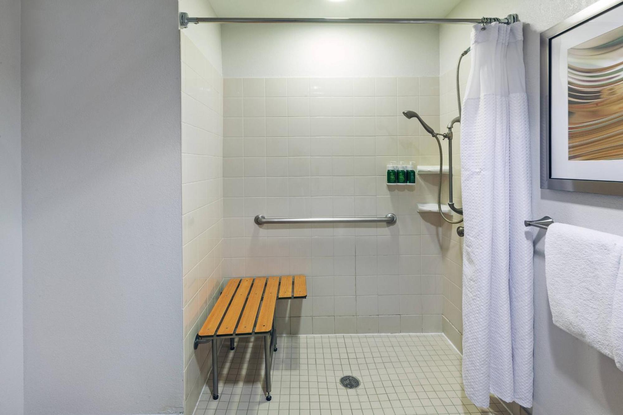 Courtyard By Marriott Tulsa Woodland Hills Hotel Buitenkant foto