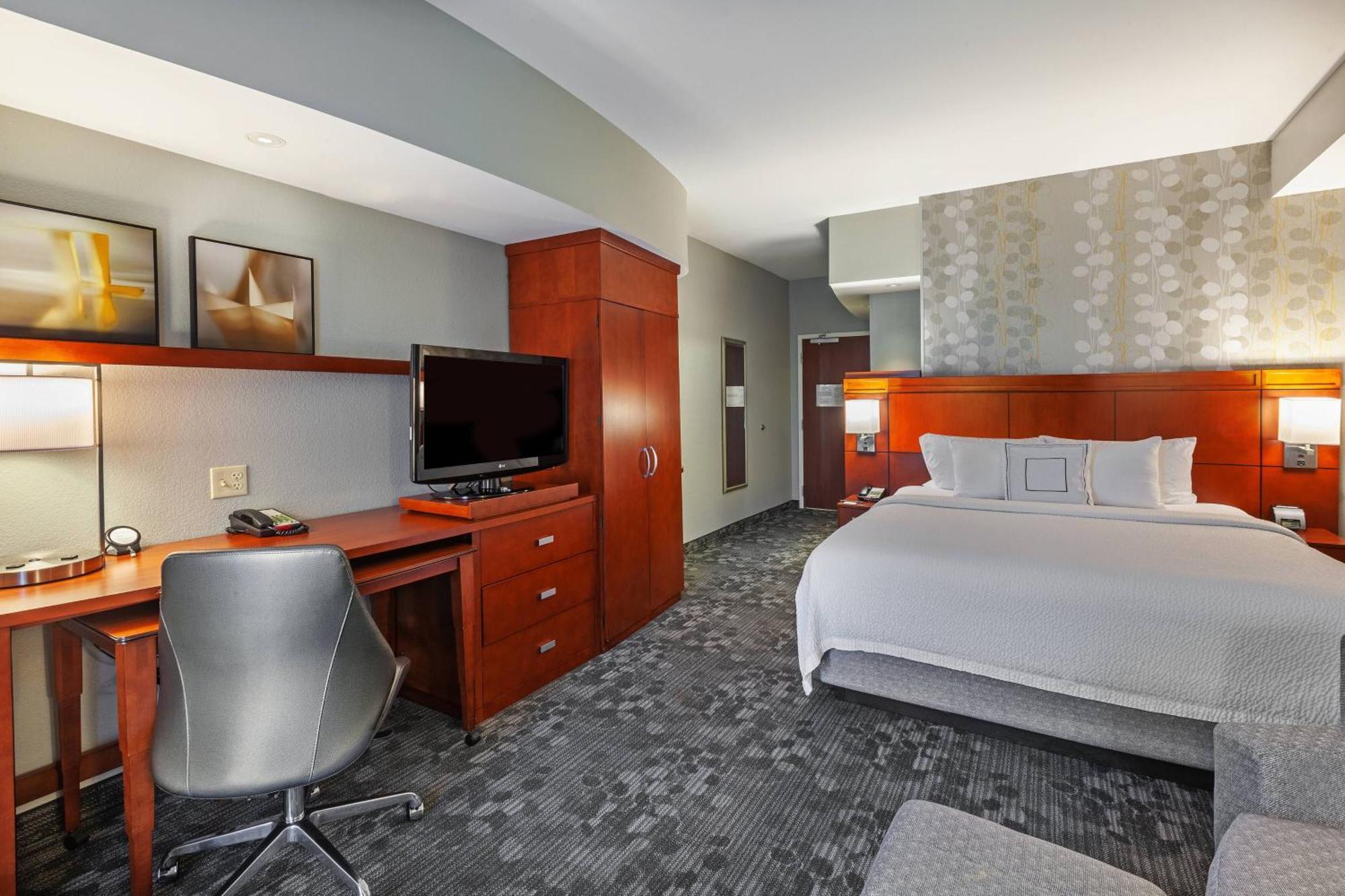 Courtyard By Marriott Tulsa Woodland Hills Hotel Buitenkant foto