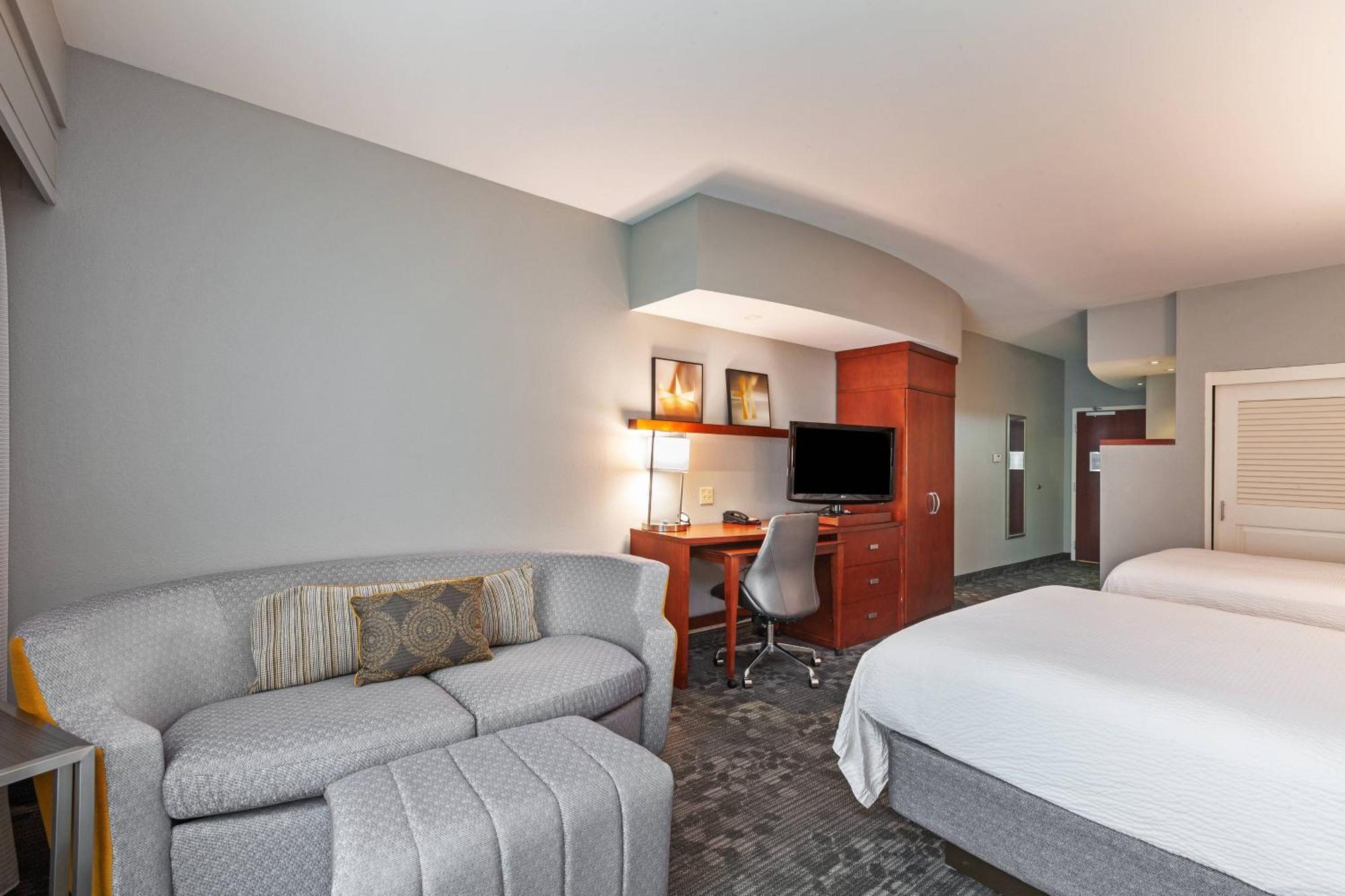 Courtyard By Marriott Tulsa Woodland Hills Hotel Buitenkant foto